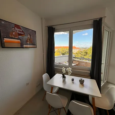 Hubert Apartment *